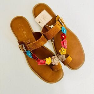 AVELLINI  Women's Sandals Leather Floral Sz 39 US 8.5, 9 Toe Ring Italian Made